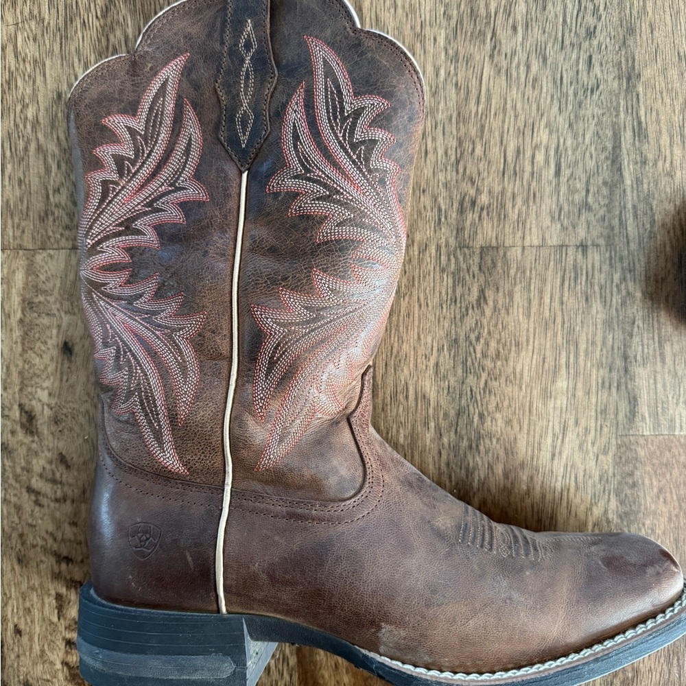 Ariat Brown Embroidered Western Cowboy Boots - Picture 3 of 5
